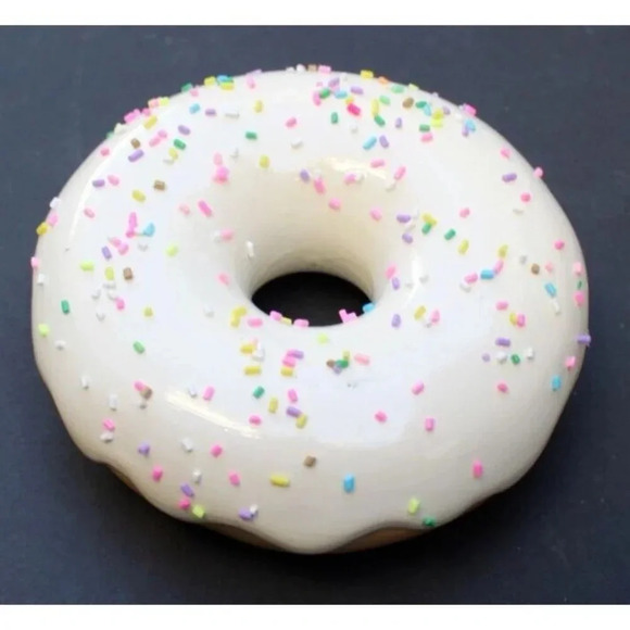 New White Donut W/ Rainbow Sprinkles Resin Statue Prop Display Wall Art Decor - Picture 2 of 3